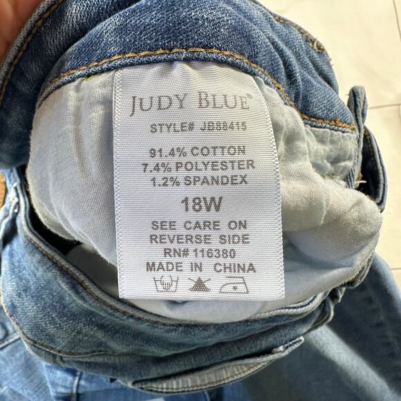 Judy Blue Jeans Womens 18W Skinny Fit Embroidered Flower Distressed Whiskering - Picture 5 of 13
